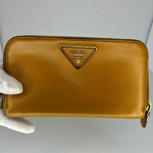 🤎Prada Carmel Saffiano Leather Long Full Zip Around WalletPRELOVED!!🤎